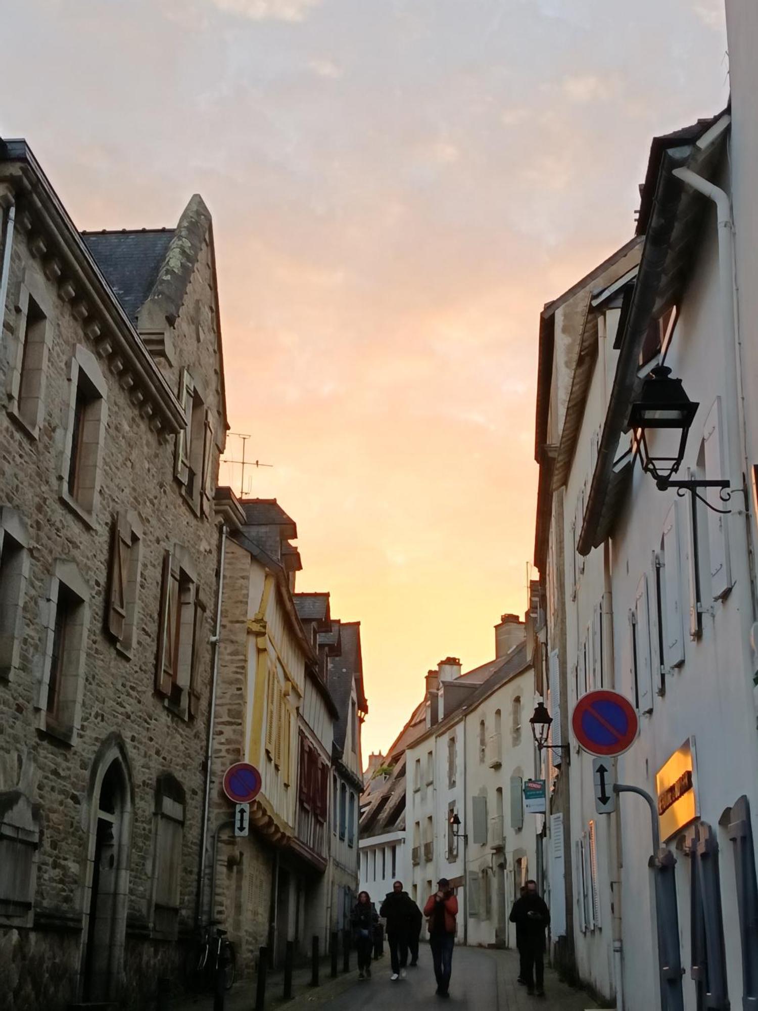 Au Centre De Vannes Exterior photo